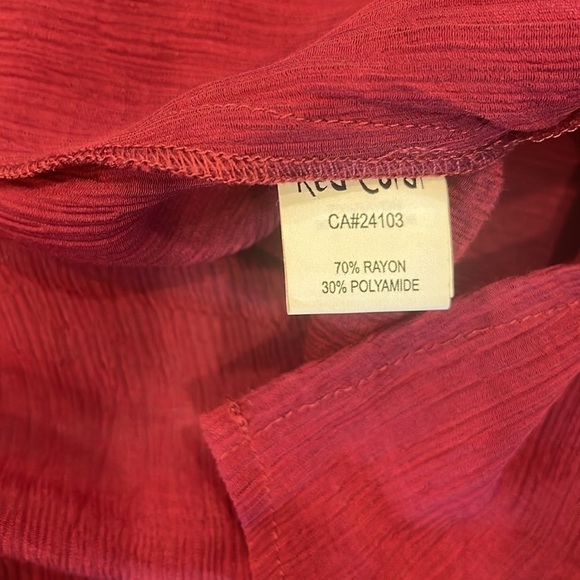 Red Coral over size (XL-1X) high-low gauzy burgundy top with blouson sleeves - Picture 4 of 5